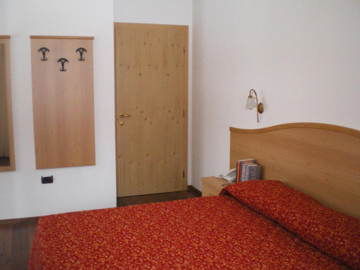 Hotel Garni Arnica Molveno Dış mekan fotoğraf