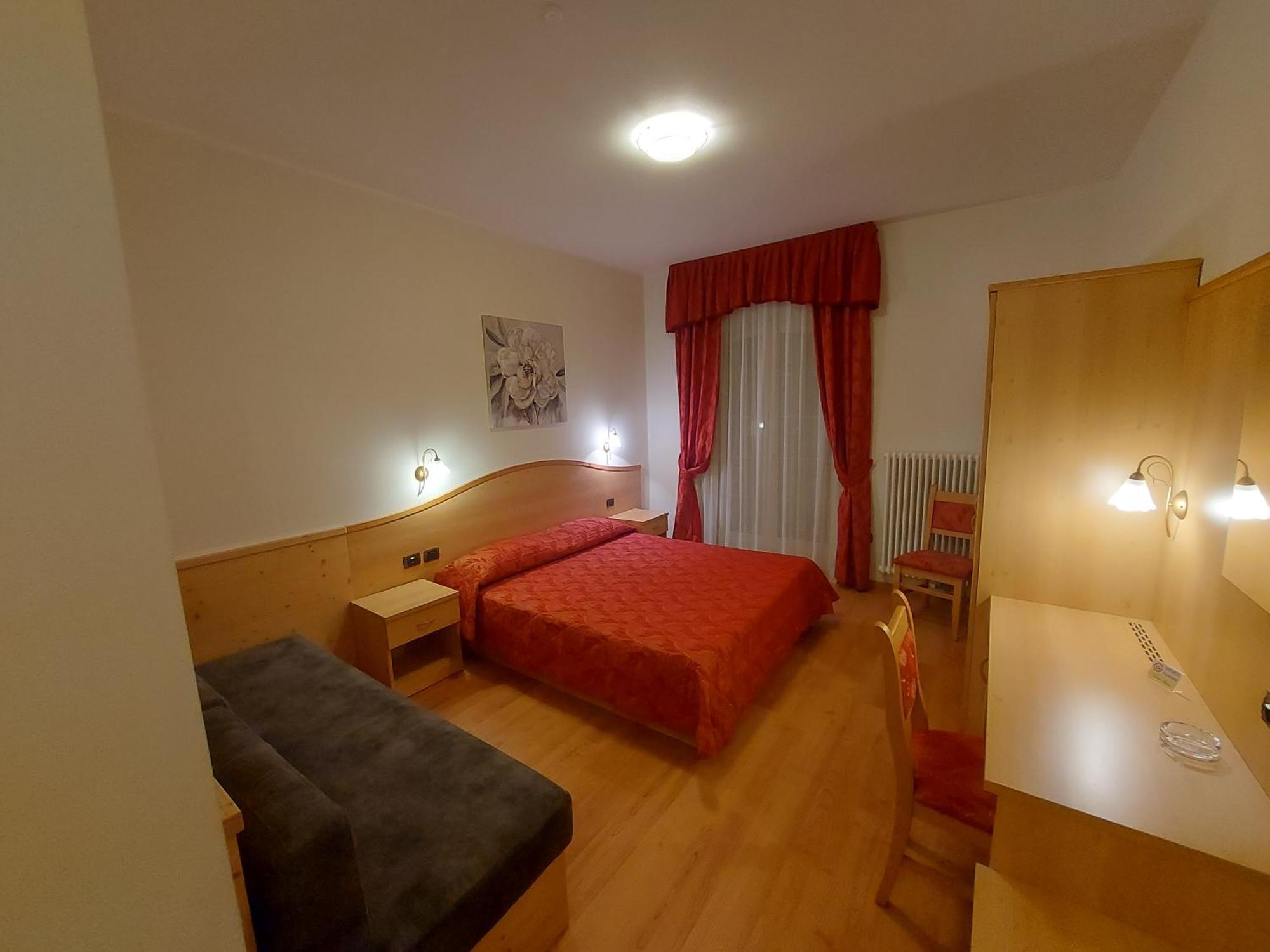 Hotel Garni Arnica Molveno Dış mekan fotoğraf