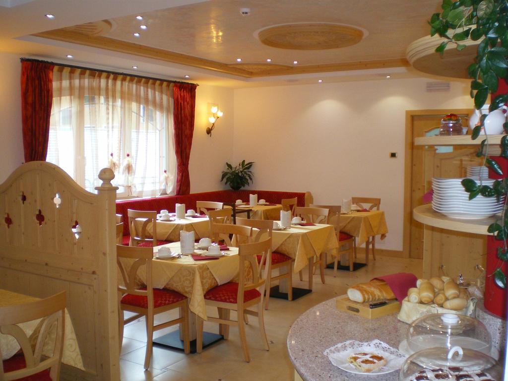 Hotel Garni Arnica Molveno Dış mekan fotoğraf